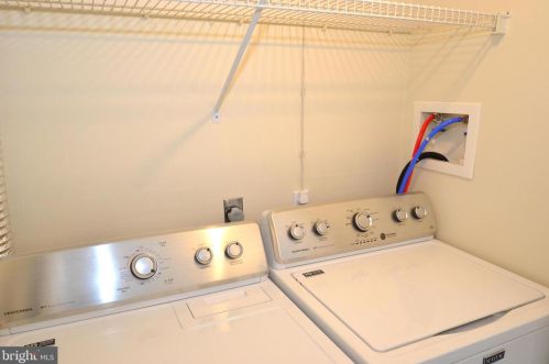 905 Cherrington Dr, Harrisburg PA  17110-9493 exterior