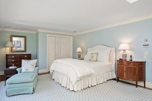 200 Mill Rd, New Canaan CT  06840-4310 exterior