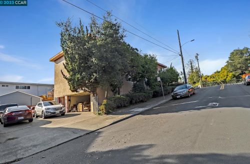 3201 Arkansas St, Oakland CA 94602-3707 exterior