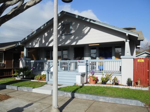 122 Milpas St, Santa Barbara, CA 93103-3304