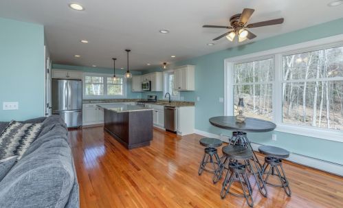 875 Valley Rd, Washington NH  03280-3122 exterior