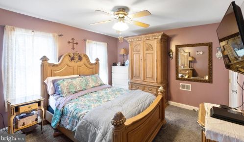 633 Division St, Gloucester NJ  08030-2335 exterior