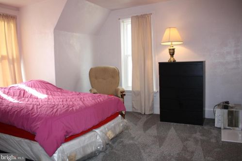 2344 Derry St, Harrisburg PA 17111-2616 exterior