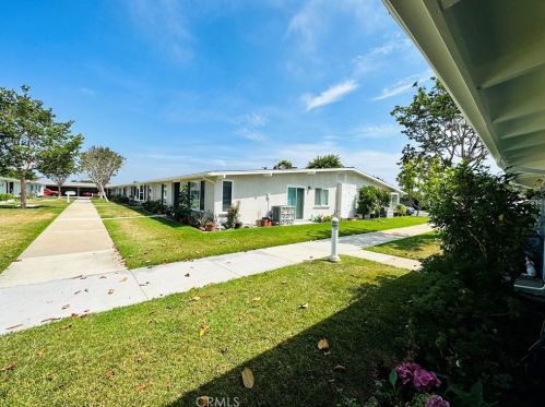 1381 Golden Rain Rd, Seal Beach, CA 90740-4888