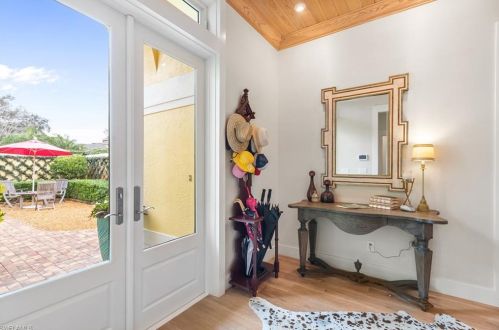 7521 Cordoba Cir, Naples, FL 34109-7117