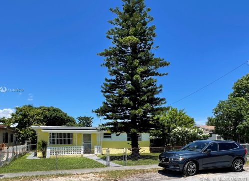 1121 104th St, Miami, FL 33138-2657