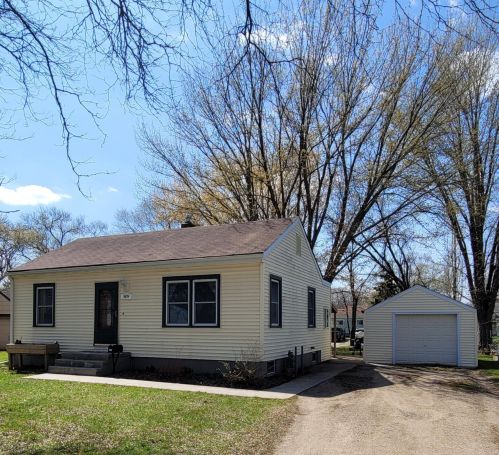 809 Lincoln Ave, Grey Cloud Island, MN 55071-1321