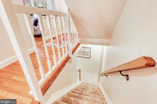 10902 Barton Hill Ct, Herndon VA  20191-5000 exterior