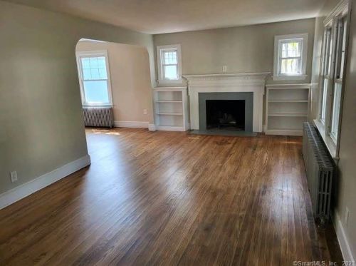 49 Norman St, Manchester CT  06040-6113 exterior