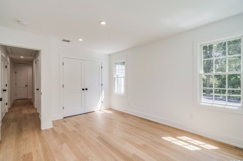 53 Winkle Point Dr, Northport NY  11768-1154 exterior