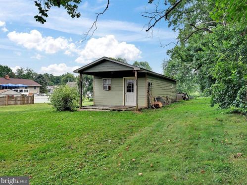 539 Lancaster Pike, Smithville PA  17560-9409 exterior