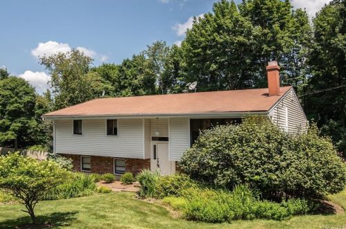 8 Terrace Rd, Airmont, NY 10901-1721