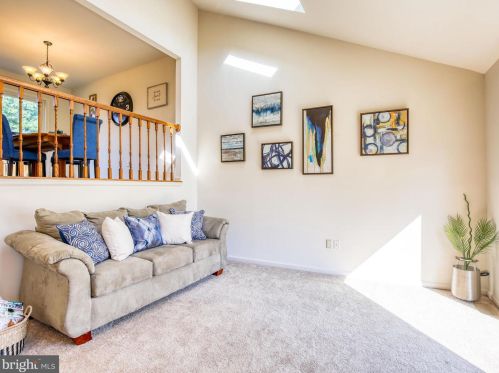 27 Cloverdale Pl, Charles Town WV  25414-4033 exterior