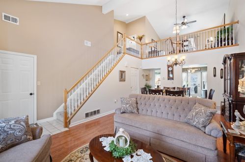 7044 Clubview Dr, Bridgeville PA  15017-1097 exterior