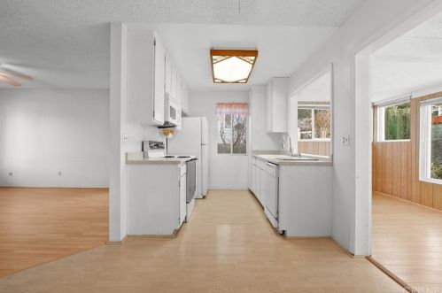 19712 Avenue Of The Oaks, Santa Clarita CA  91321-1311 exterior