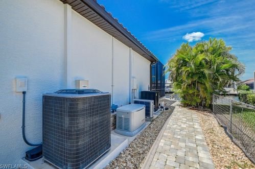 5240 20 Ave, Cape Coral FL  33990-4815 exterior