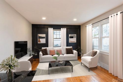 8 Frederick St, East Brunswick NJ  08816-3826 exterior