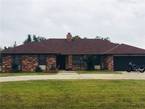 512 Aqua Clear Dr, Mustang, OK 73064-1103