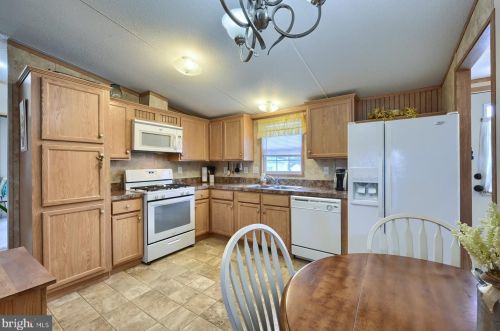 251 Buttercup Dr, Smithville PA  17560-9612 exterior