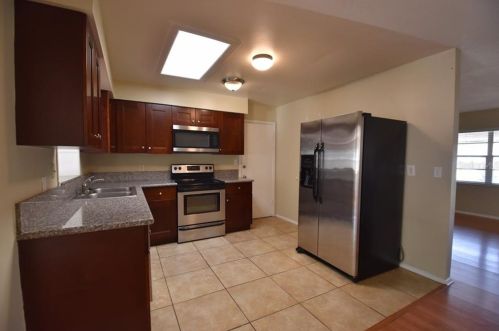 5610 Marie Ct, Orlando, FL 32818-1334
