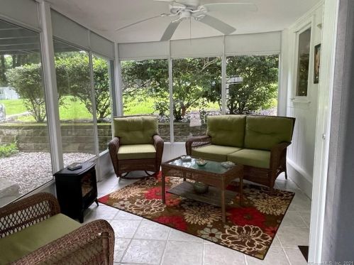 131 Pollys Ln, Uncasville CT  06382-1436 exterior