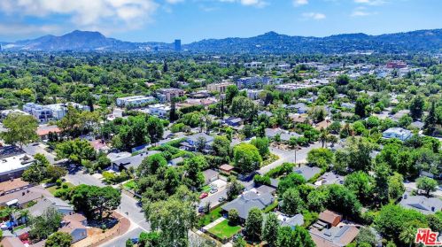 12202 Hartsook St, North Hollywood CA  91601-3961 exterior