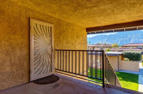 31200 Landau Blvd, Cathedral City CA  92234-5115 exterior