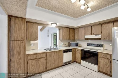 11940 19 St, Hollywood FL 33025-5613 exterior