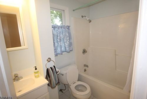 470 Long Hill Rd, Gillette NJ  07933-1345 exterior