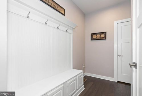 935 Robinson Rd, Blackbird DE  19734 exterior