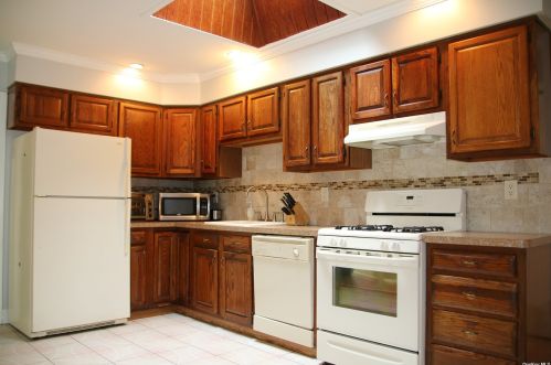 39 Williams Ave, Holtsville NY  11742-1519 exterior