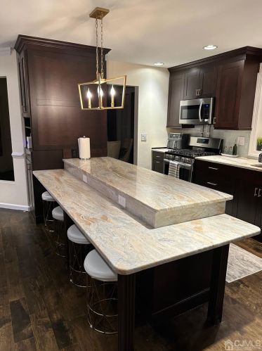 33 Springwood Ct, Princeton NJ  08540-9403 exterior