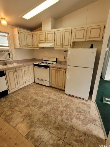3890 Swallow St, Salt Lake City, UT 84123-1240