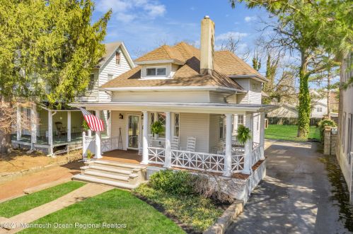 119 Pearl St, Tinton Falls, NJ 07701-1524