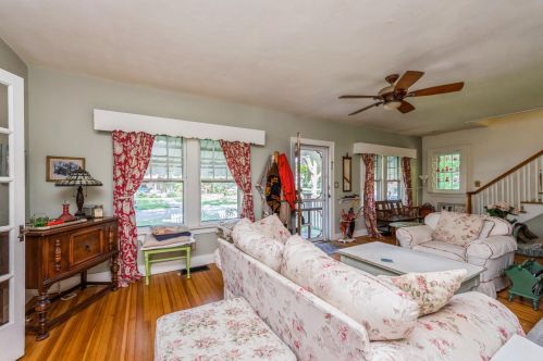 605 Madison St, Lake Geneva, WI 53147-1407