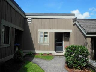 24 Heritage Cir, Southbury, CT 06488-1425