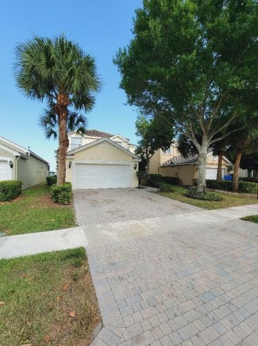 208 Berenger Walk, West Palm Beach FL  33414-4349 exterior