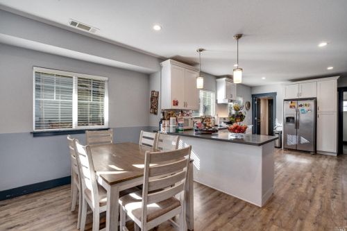 1207 Humboldt St, Santa Rosa, CA 95404-2841