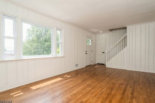 27 Dogwood Rd, Greystone Park NJ  07950-1918 exterior