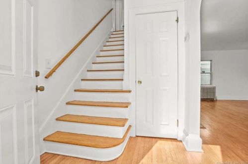 26 Orlando Ave, Stamford CT  06902-6410 exterior