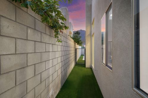 54640 Avenida Juarez, La Quinta CA  92253-3722 exterior