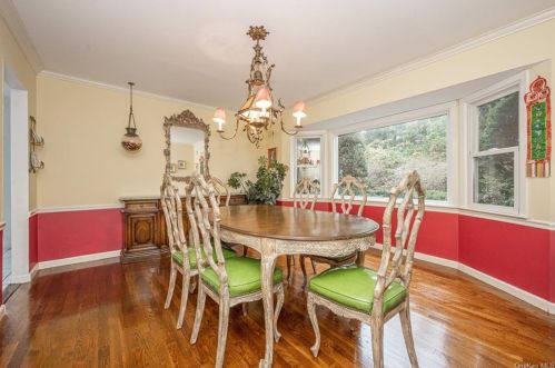 1 Country Ridge Cir, Rye Brook NY  10573-1040 exterior