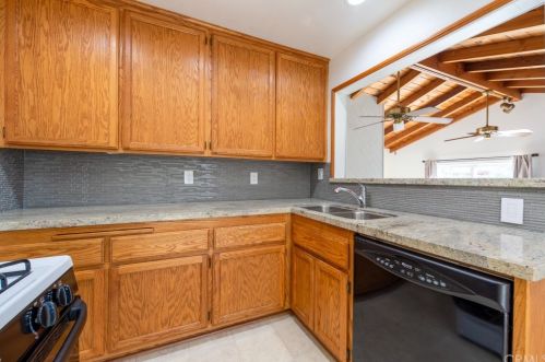 5938 Sunfield Ave, Lakewood CA  90712-1823 exterior