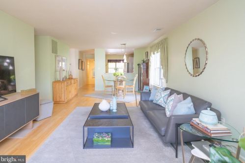 2998 Yarling Ct, Falls Church VA  22042-4476 exterior