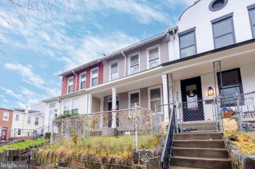 325 14th Pl, Washington, DC 20002-6409