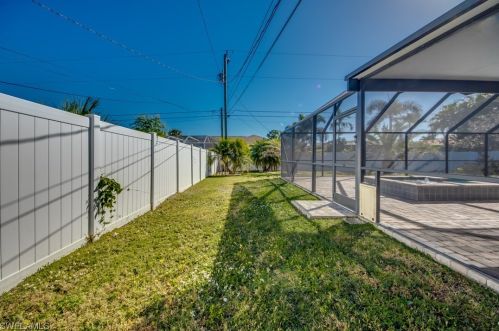 3731 3rd Pl, Cape Coral, FL 33904-4853