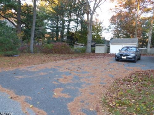 2 George St, Parsippany NJ  07834-1317 exterior