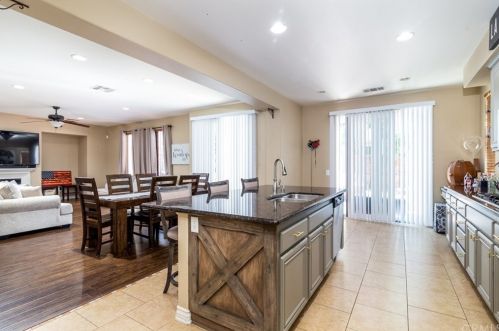 27404 Lock Haven Ct, Temecula CA  92591-4423 exterior