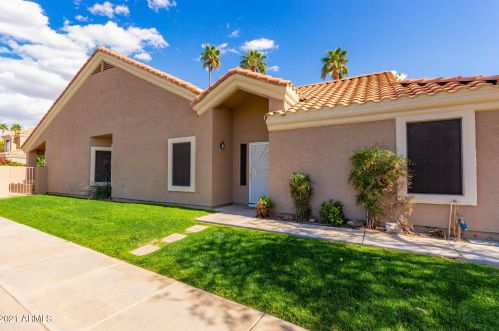 457 Paradise Dr, Gilbert, AZ 85233-6526