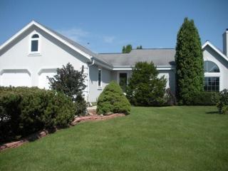 3596 Cypress Ln, Hales Corners, WI 53132-8781
